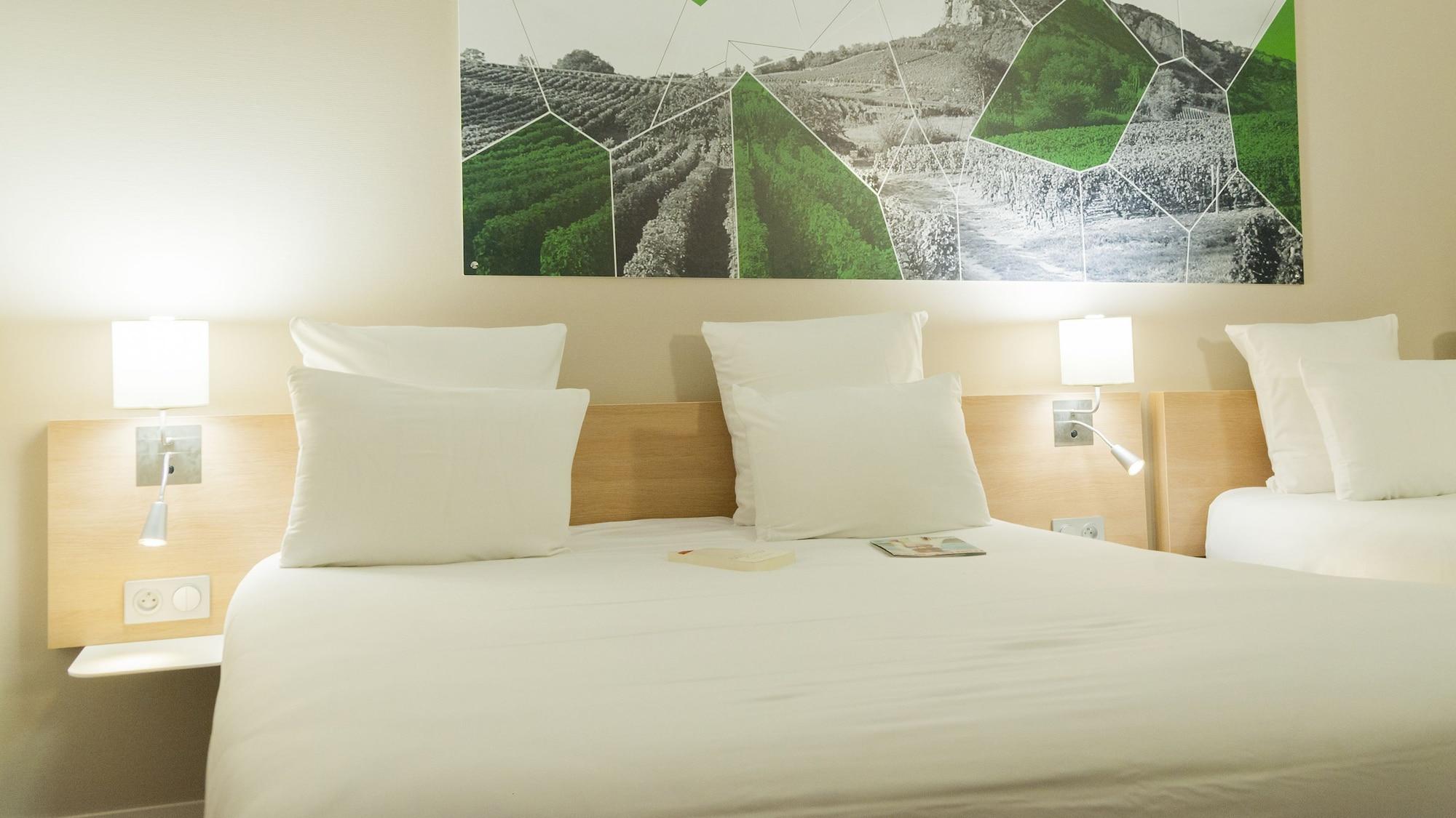 Brit Hotel Macon Centre Gare Bagian luar foto