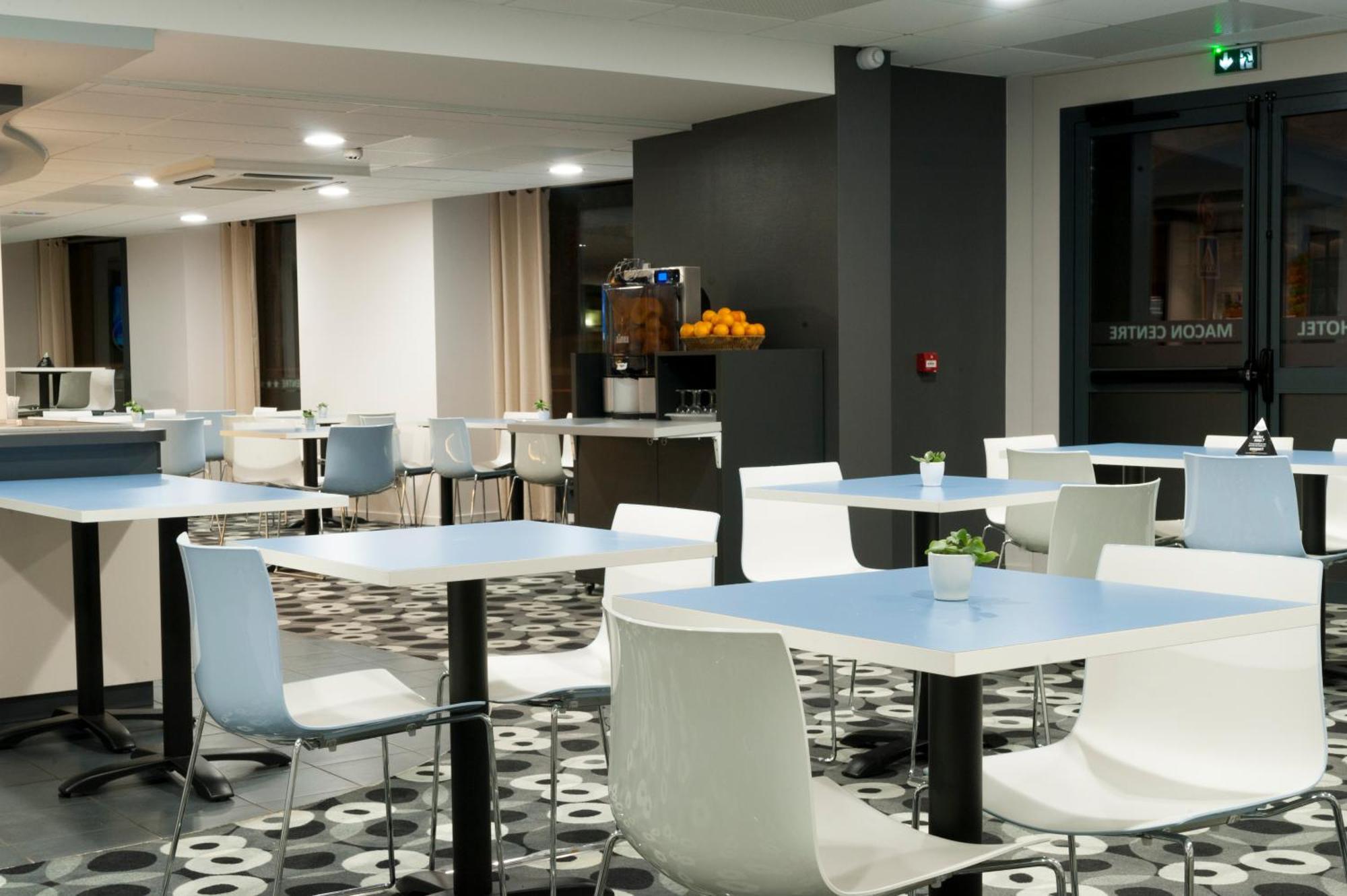 Brit Hotel Macon Centre Gare Bagian luar foto