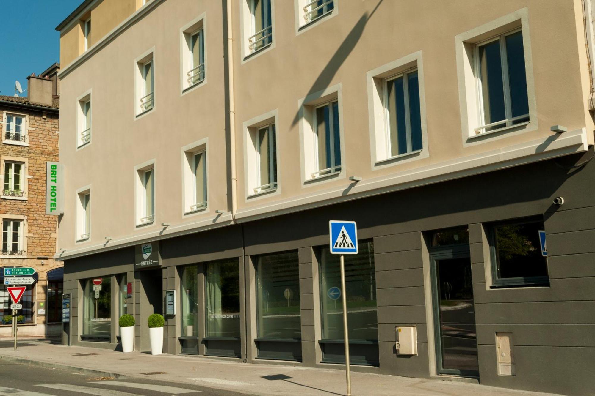 Brit Hotel Macon Centre Gare Bagian luar foto