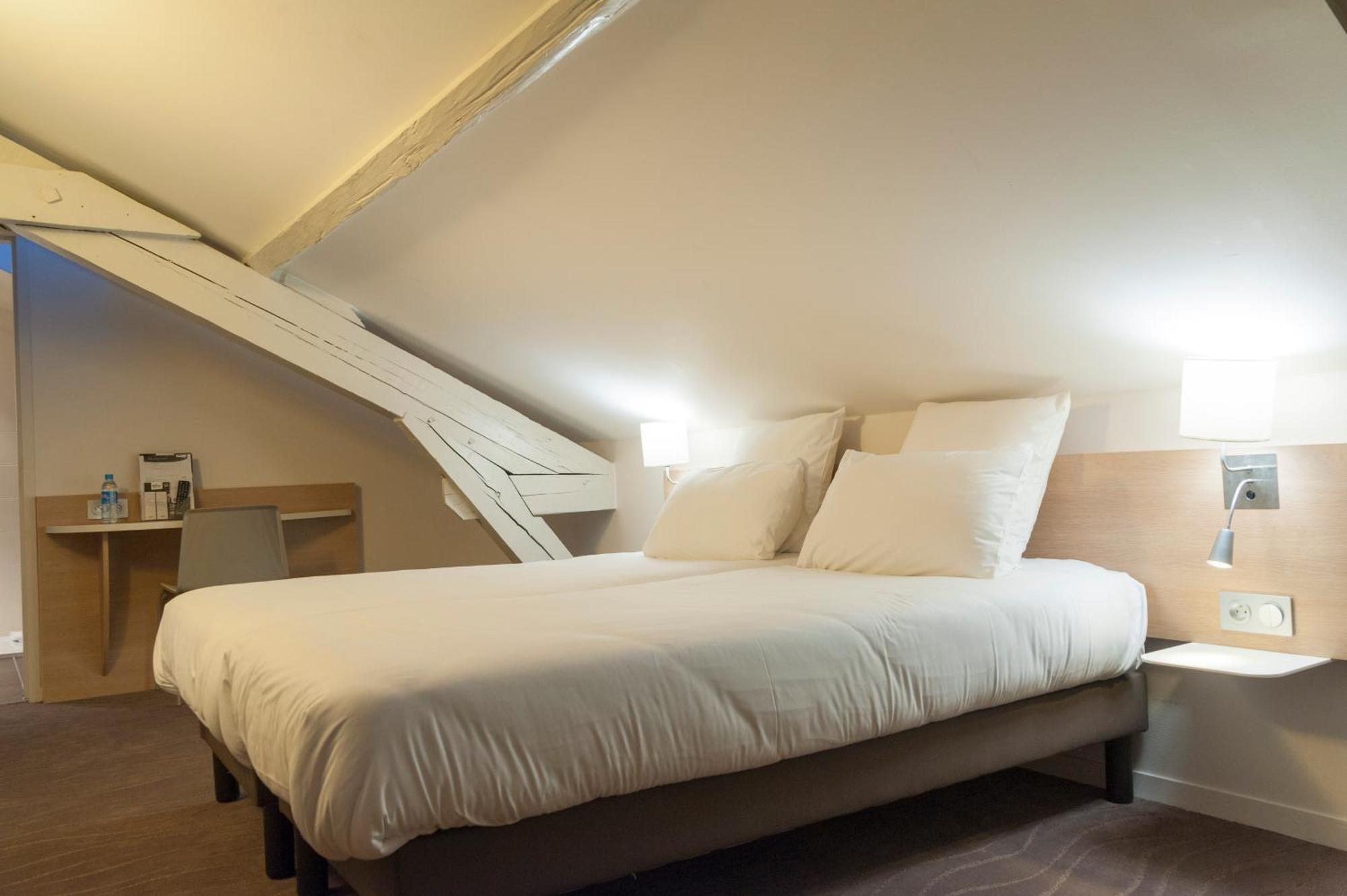 Brit Hotel Macon Centre Gare Bagian luar foto