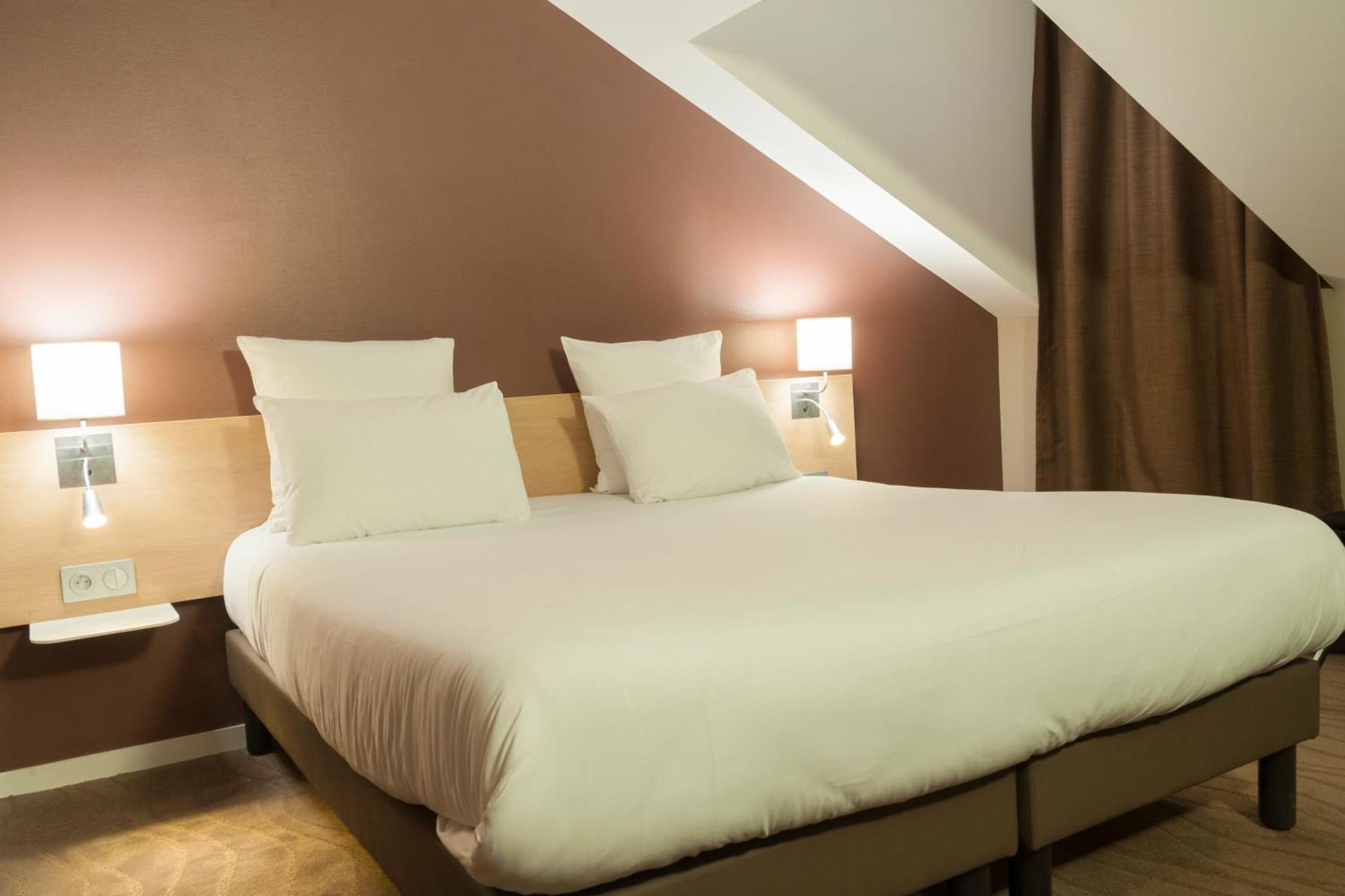 Brit Hotel Macon Centre Gare Bagian luar foto