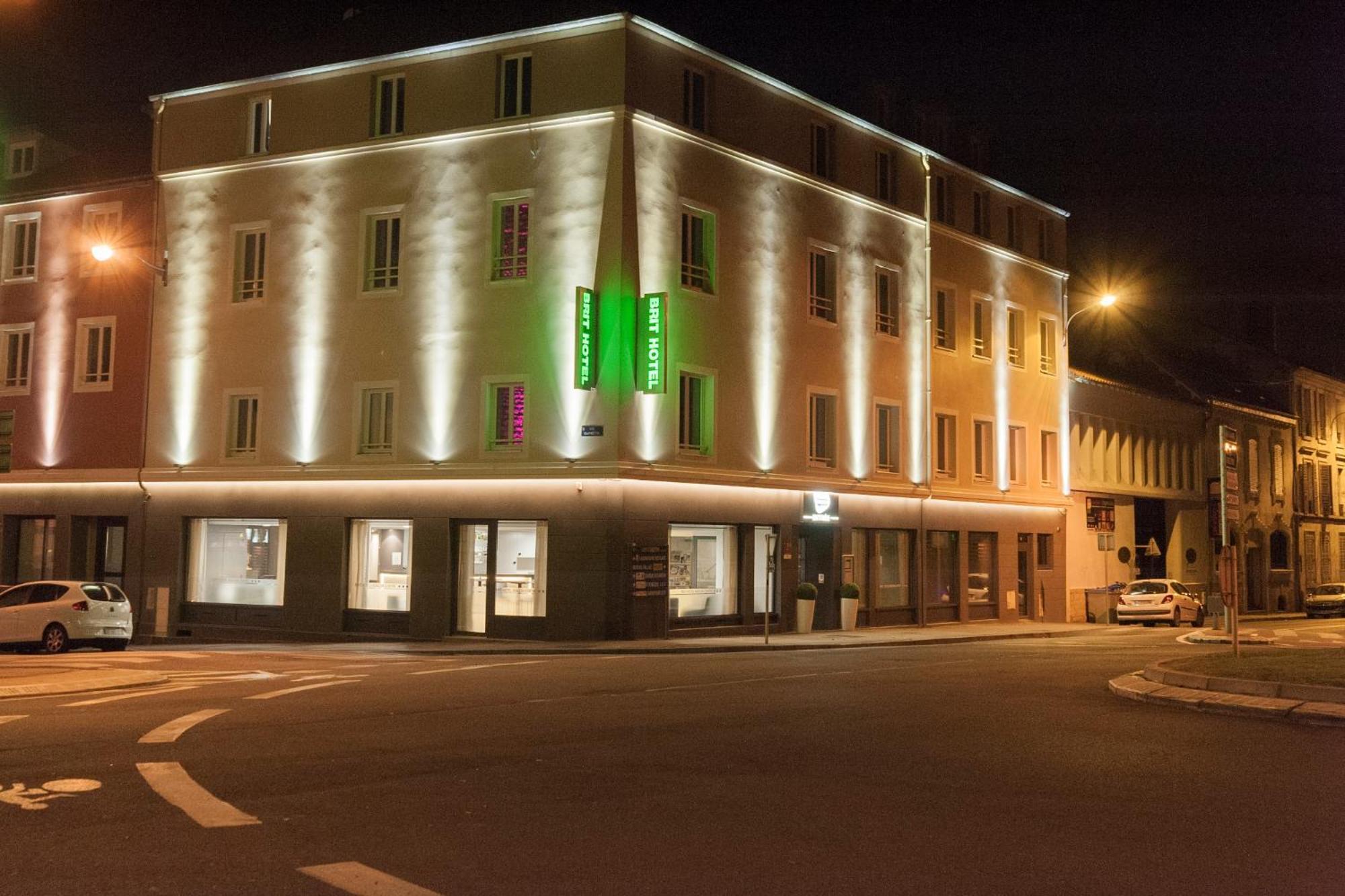 Brit Hotel Macon Centre Gare Bagian luar foto
