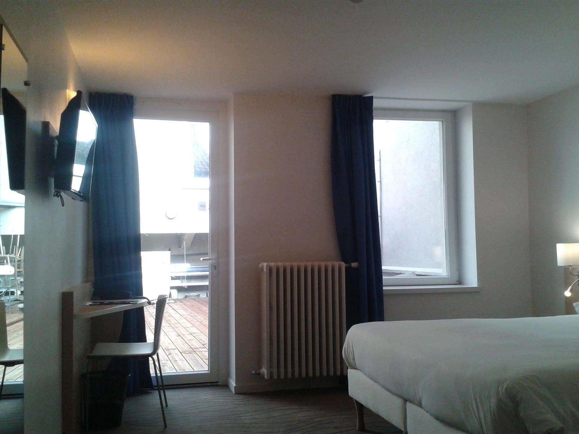 Brit Hotel Macon Centre Gare Bagian luar foto