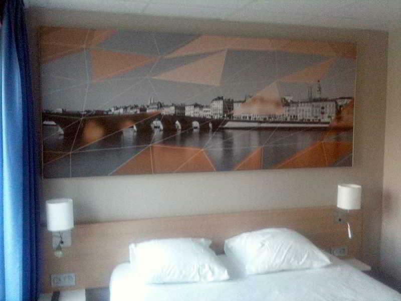 Brit Hotel Macon Centre Gare Bagian luar foto